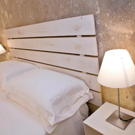 Palazzo Del Capitolo - By I Bastioni San Domenico فندق مبيت وإفطار غالّيبولي