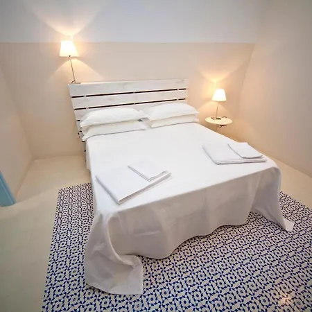 فندق مبيت وإفطار Palazzo Del Capitolo - By I Bastioni San Domenico 4*